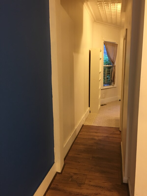 Building Photo - 843 Hollins St