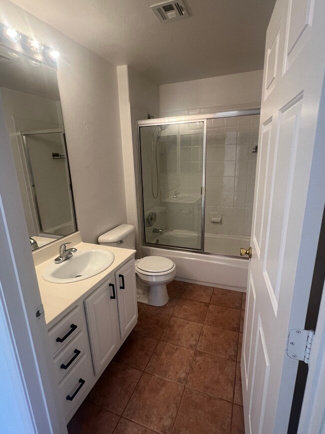 Building Photo - 8555 W Russell Rd