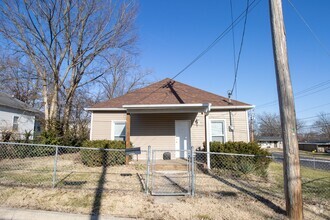 Building Photo - 2 Bed 1 Bath Stephens Lake