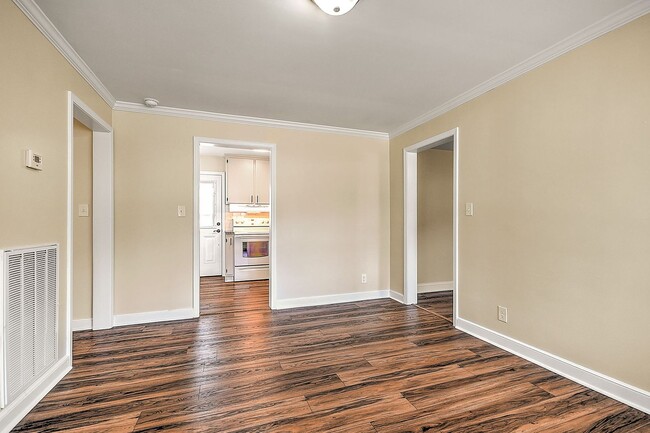 Building Photo - 2361 Hiwassee Dr