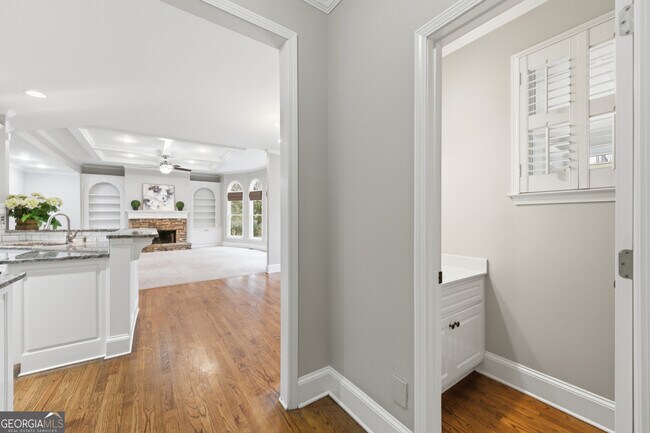 Building Photo - 2570 Wood Creek Ct NE