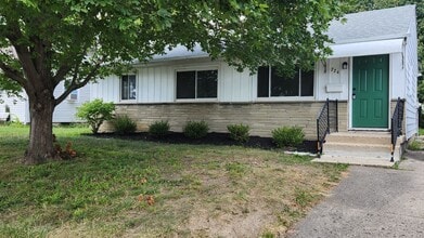 Building Photo - Charming 3-Bedroom Ranch in North Linden