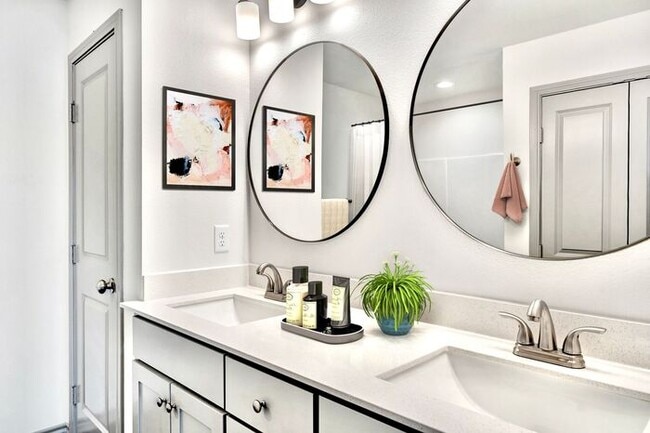 Building Photo - Sign a Lease By the End of July and Receive One Month of FREE Rent! Luxury 3 Bedroom 2.5 Bath Tow...