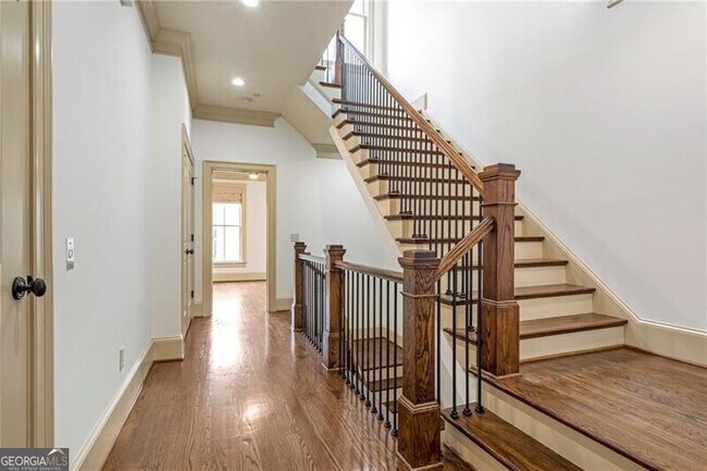 Building Photo - 58 Sheridan Dr NE