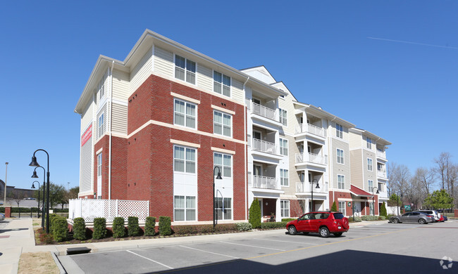 Building Photo - The Carlton at Greenbrier