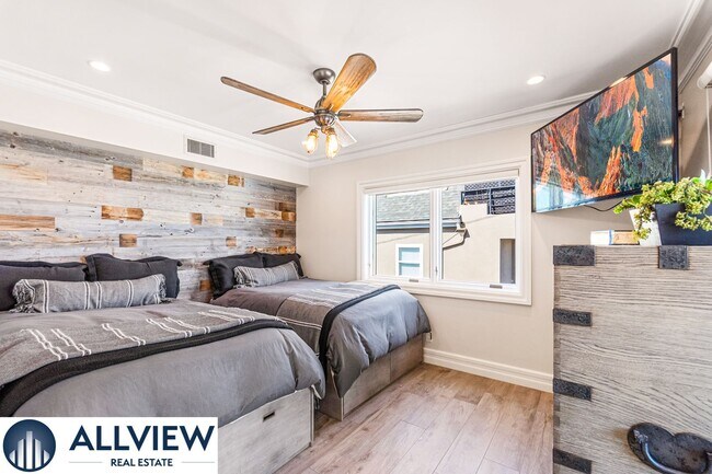 Building Photo - Stunning Beach House located on Newport Beach Boardwalk- 30+ Day Rental!