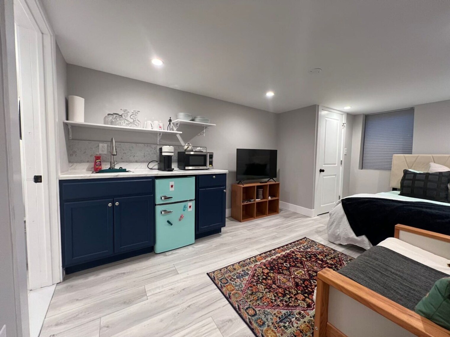 Building Photo - 416 Sepviva St