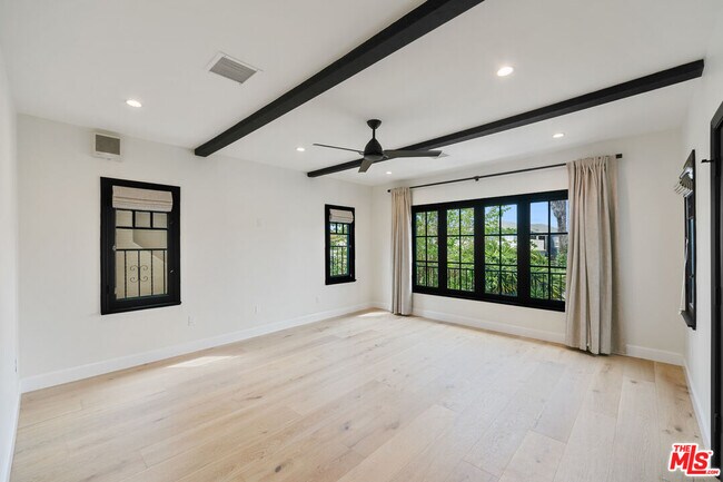 Building Photo - 458 N Sierra Bonita Ave
