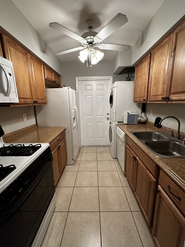 Building Photo - 240 SW 7th St