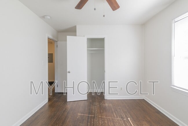 Building Photo - 1024 Houston St