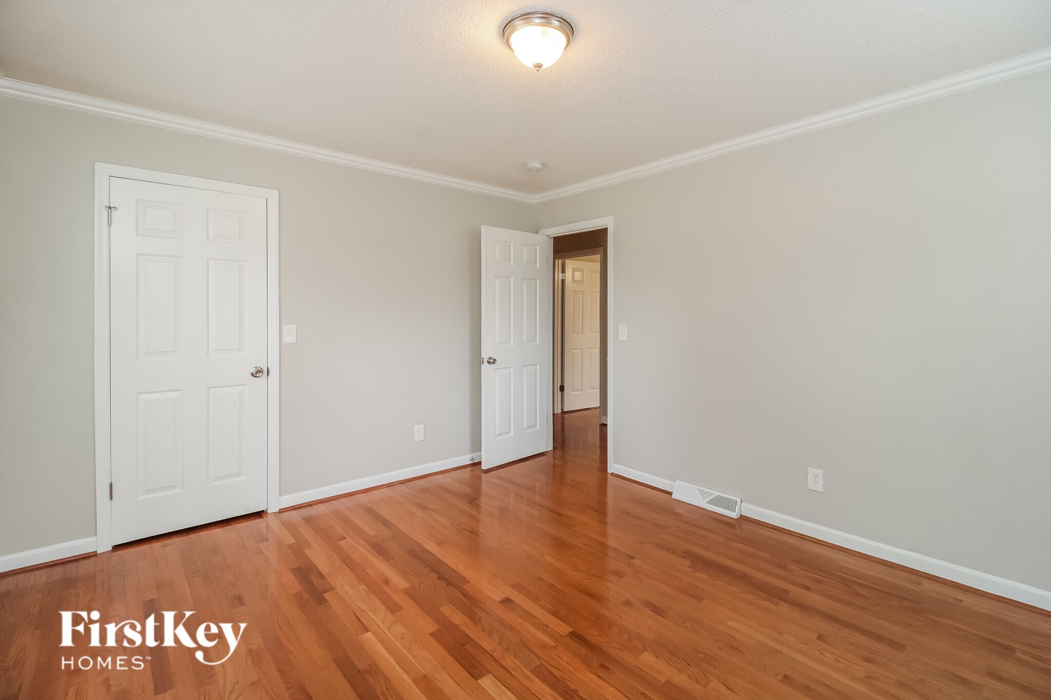 Building Photo - 535 Drumheller Rd