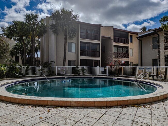 Building Photo - 8640 Tahoe Ct