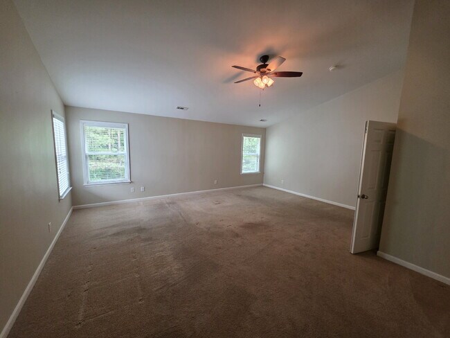 Building Photo - 46 Brookview Dr