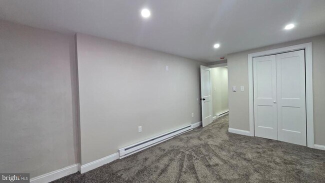Building Photo - 1207 W Wyoming Ave