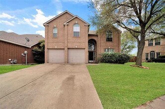 Building Photo - 8625 Luzerne Dr