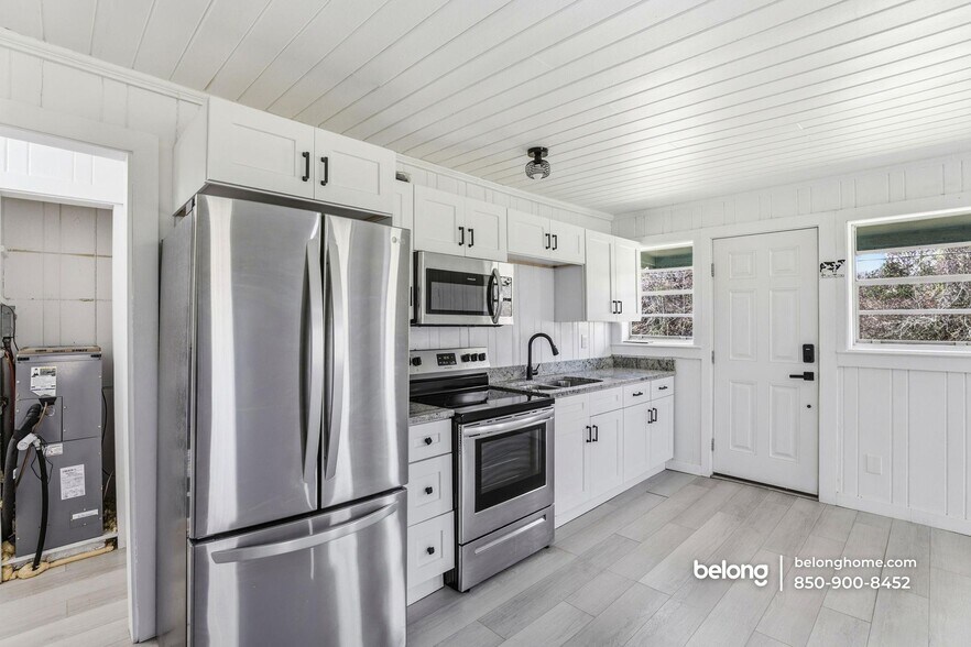 Building Photo - 16079 SE Janet St