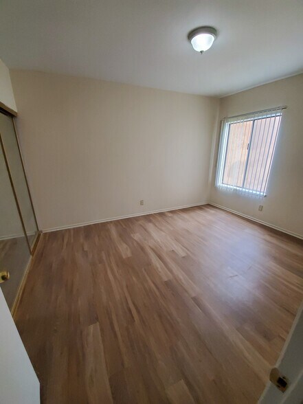Building Photo - 13000 Dronfield Ave
