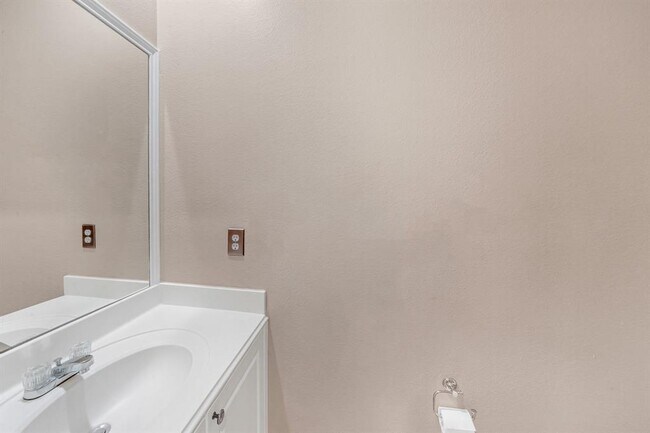 Building Photo - 14 Scarlet Woods Ct