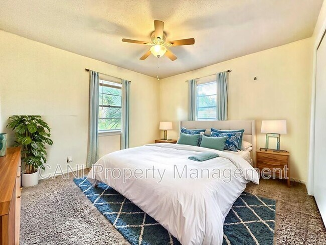 Building Photo - 916 W Wisconsin Ave