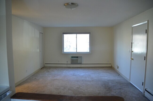 Building Photo - 41 Lionel Ave