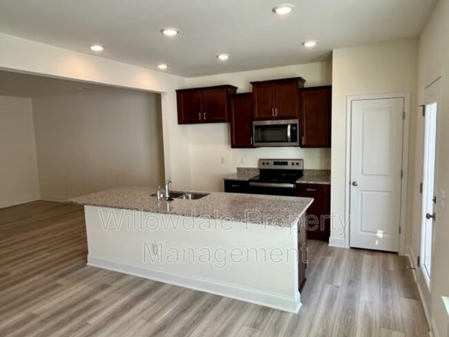 Building Photo - 737 Rdg Clf Ln
