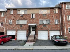 Building Photo - 7012 Cottage Ave