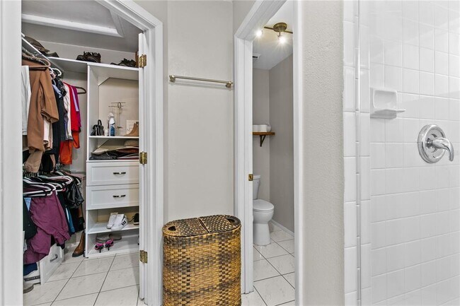 Building Photo - 1322 American Elm Dr