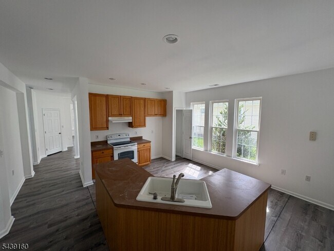 Building Photo - 37 Stafford Ln