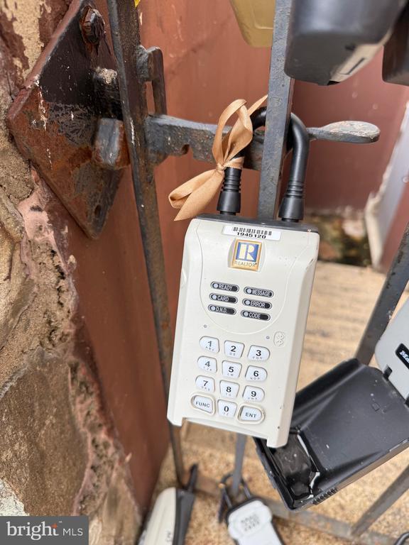 Building Photo - 4600 Duke St