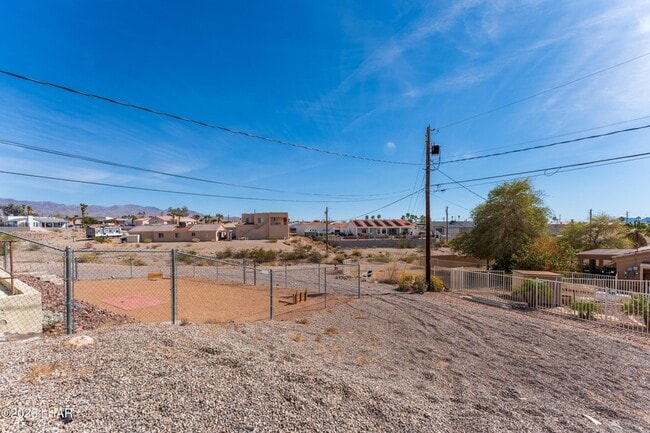 Building Photo - 2150 Lake Havasu Plaza
