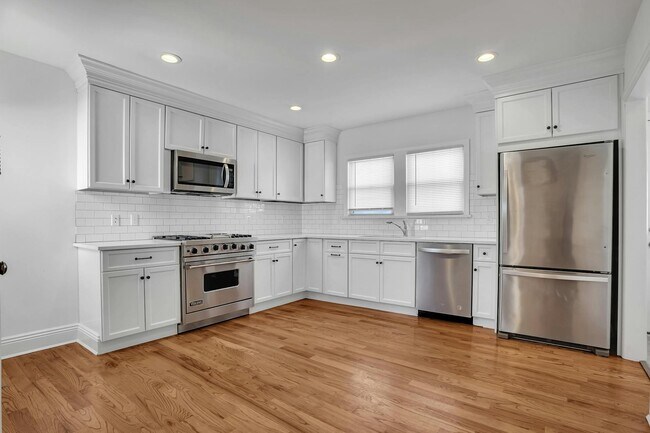 Building Photo - 31 Riggs Pl