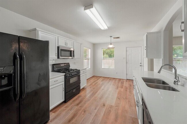 Building Photo - 446 Laurel Sage Dr
