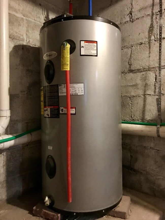 Building Photo - 9050 Easton Rd