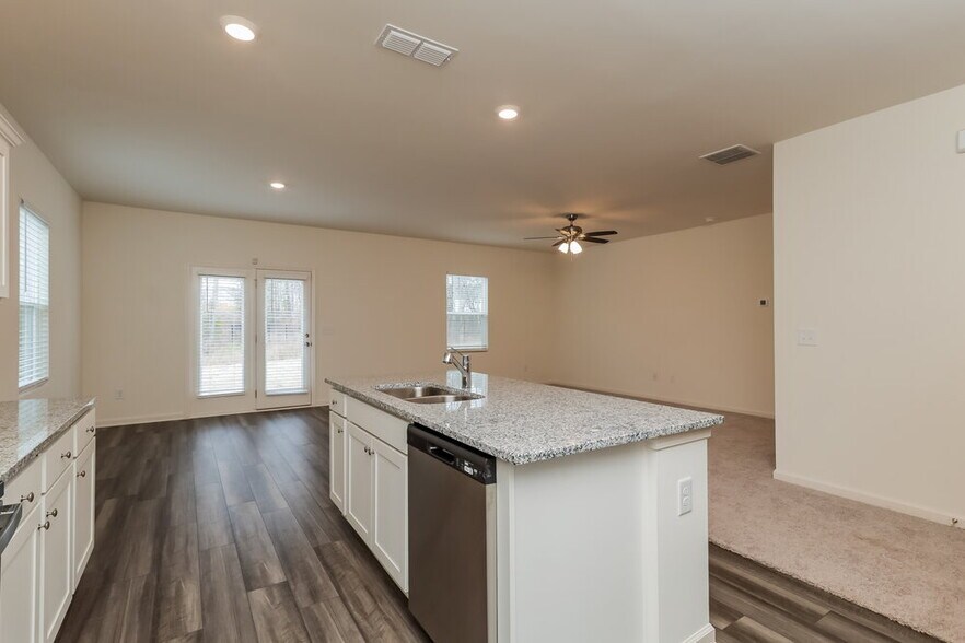 Building Photo - 406 San Sebastian Dr