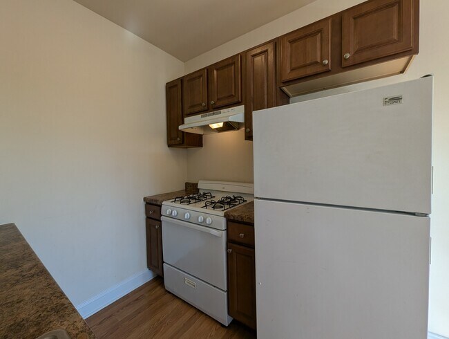 Building Photo - 2600 N Kimball Ave