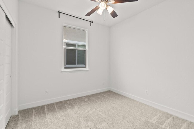 Building Photo - 3 YEARS NEW, BUILT BY LENNAR HOMES, 4 BED, 3 BATH, 2 CAR GARAGE