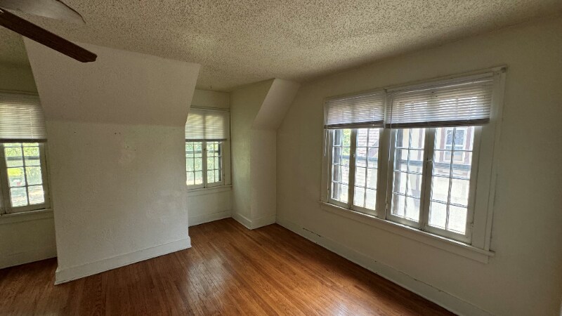 Building Photo - 707 Litchfield N