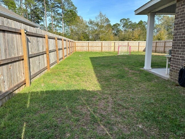 Building Photo - Charming 4 bedroom 3 bathroom in Yellow River Ranch