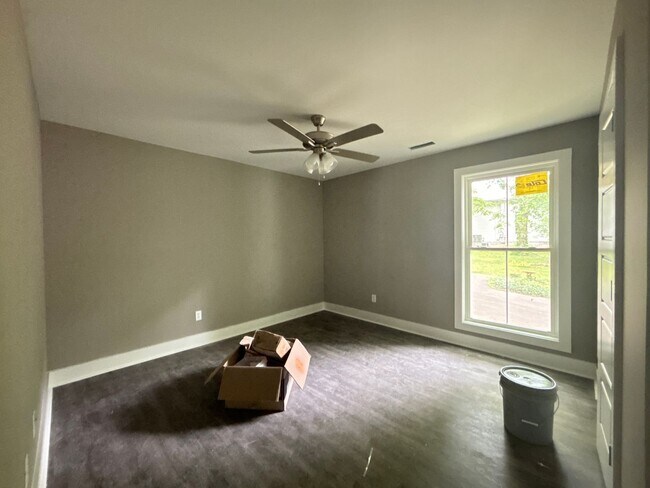 Building Photo - 1344 Park St