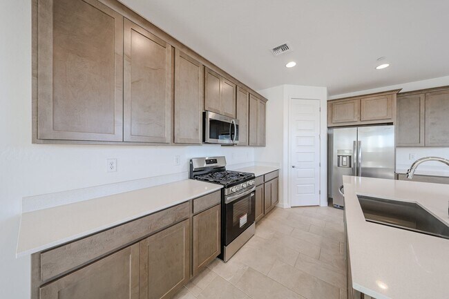 Building Photo - 4-Bedroom Home in Mystic at Lake Pleasant