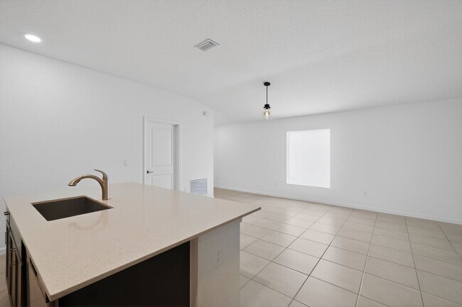 Building Photo - Modern home in Bent Creek Community