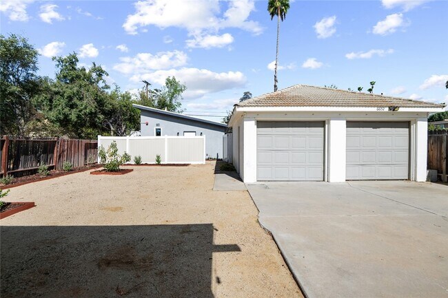 Building Photo - 6652 Palm Ave