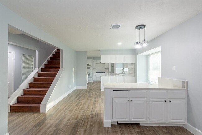 Building Photo - 8611 Spruce Mill Dr
