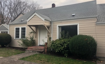 Building Photo - Two bedroom, one bathroom with bonus attic space!