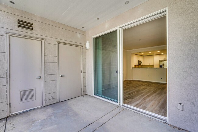 Building Photo - Large Santa Clara 1 Bedroom Condo in River...