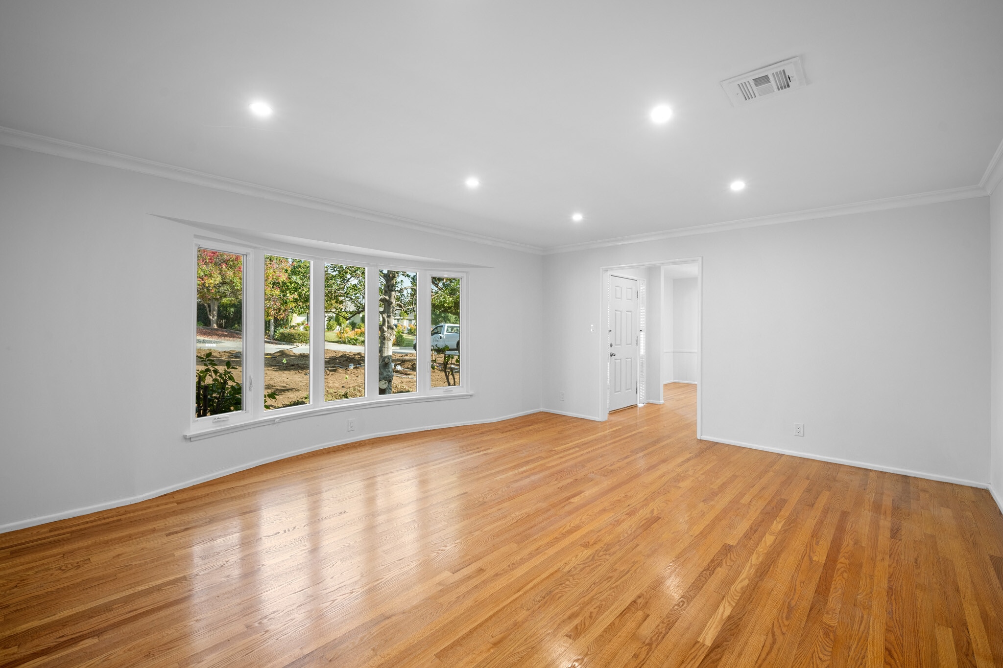 Building Photo - 685 Rim Rd