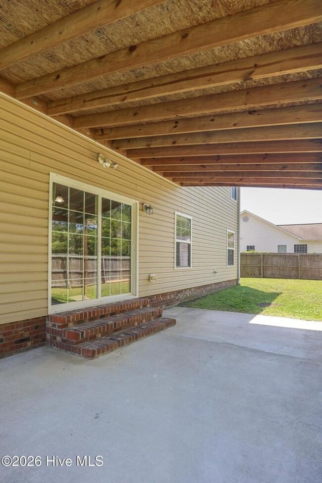 Building Photo - 207 Willoughby Ln
