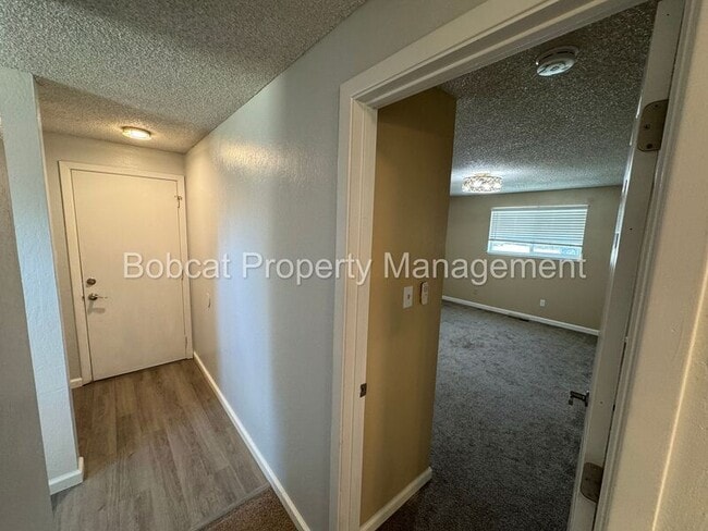 Building Photo - 20 Bodie Dr