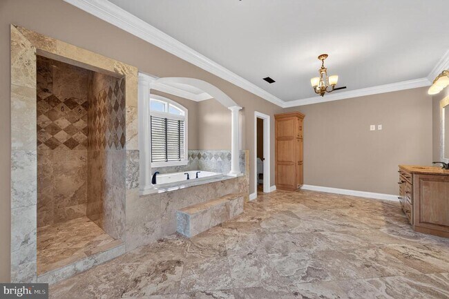 Building Photo - 13071 Haddonfield Ln