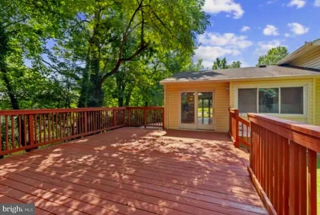 Building Photo - 4702 Eaton Pl